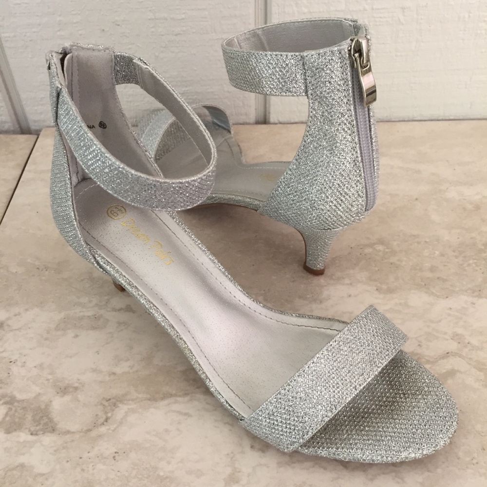 Dream Pairs Sparkly Silver Heels